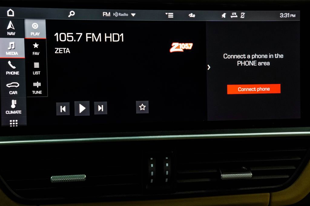 Used 2021 Porsche Cayenne S image 30