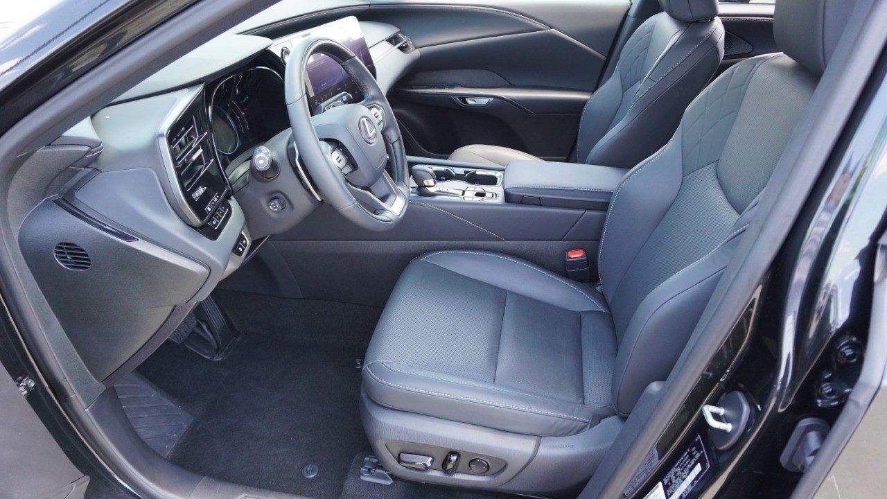 Used 2024 Lexus RX 350 Premium w/ Accessory Package (Z1) AWD/4WD image 14