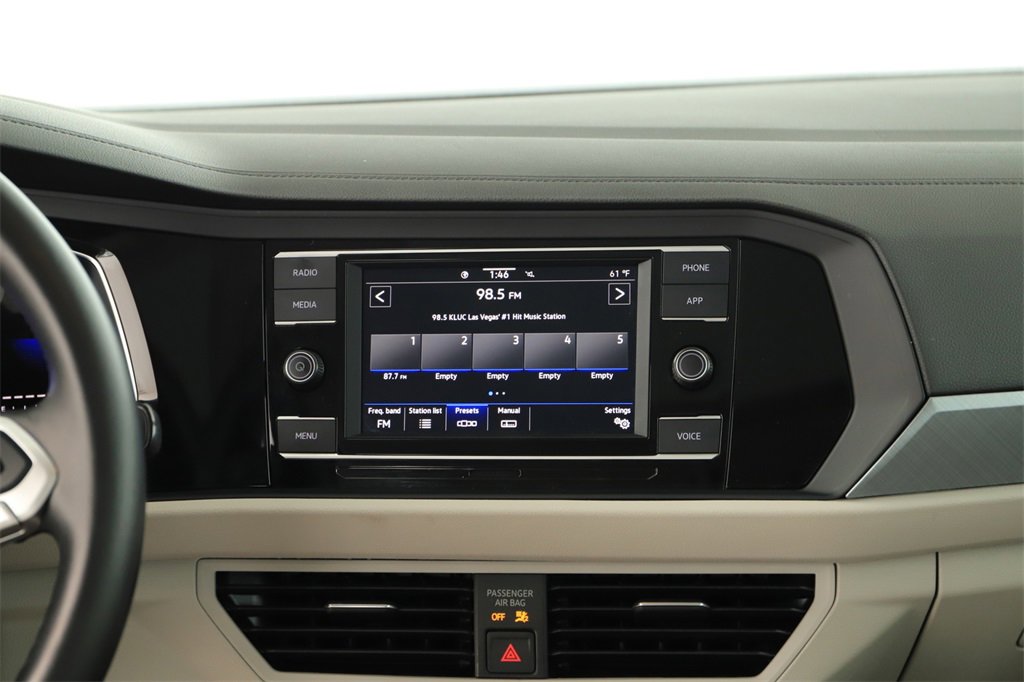 Used 2023 Volkswagen Jetta SE image 19