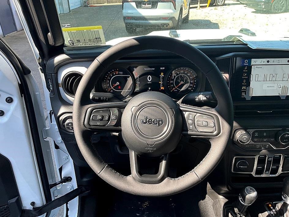 New 2025 Jeep Gladiator Sport image 31
