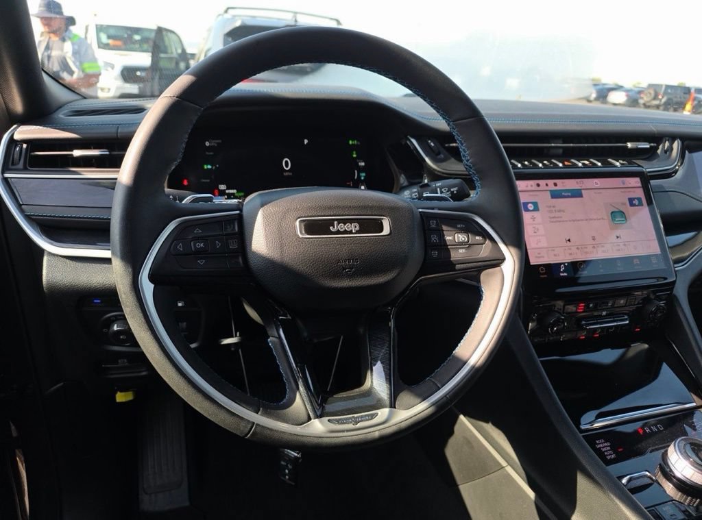 Used 2022 Jeep Grand Cherokee Trailhawk AWD/4WD image 3