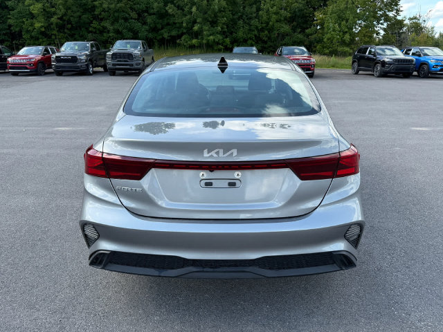 Used 2023 Kia Forte LXS FWD image 4