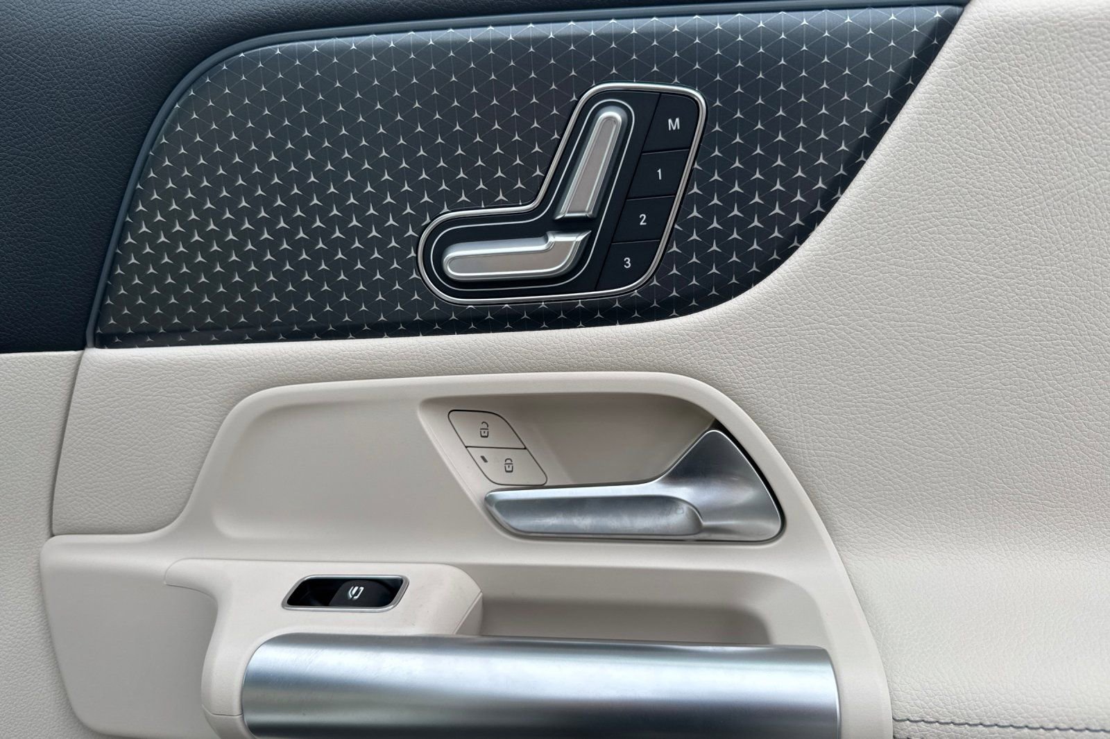 Certified 2025 Mercedes-Benz GLA 250 image 20