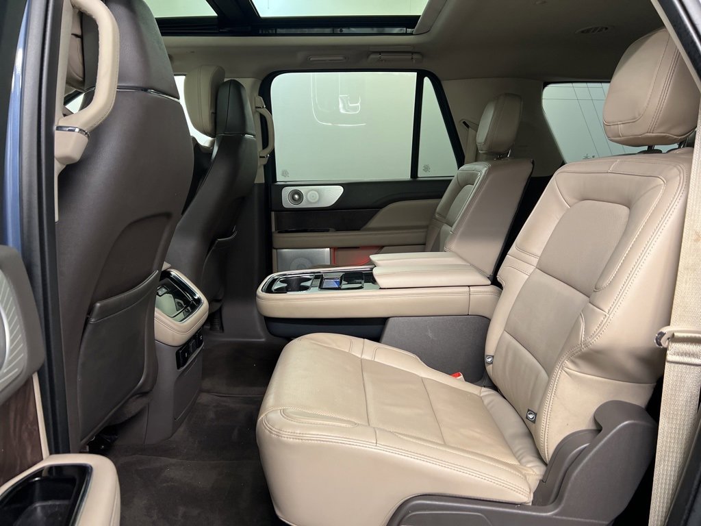 Certified 2022 Lincoln Navigator L Reserve image 30