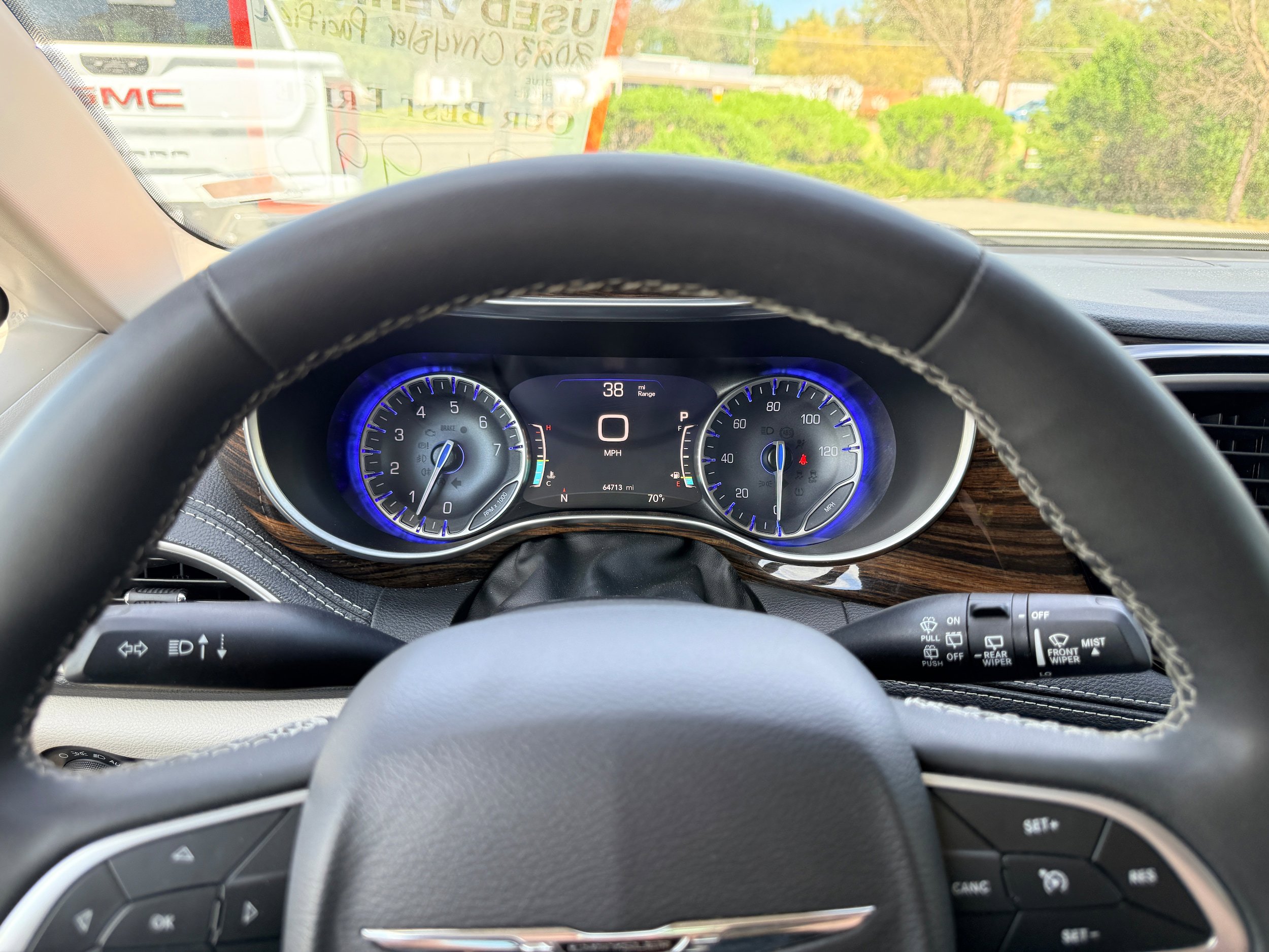 Used 2023 Chrysler Pacifica Limited FWD image 15