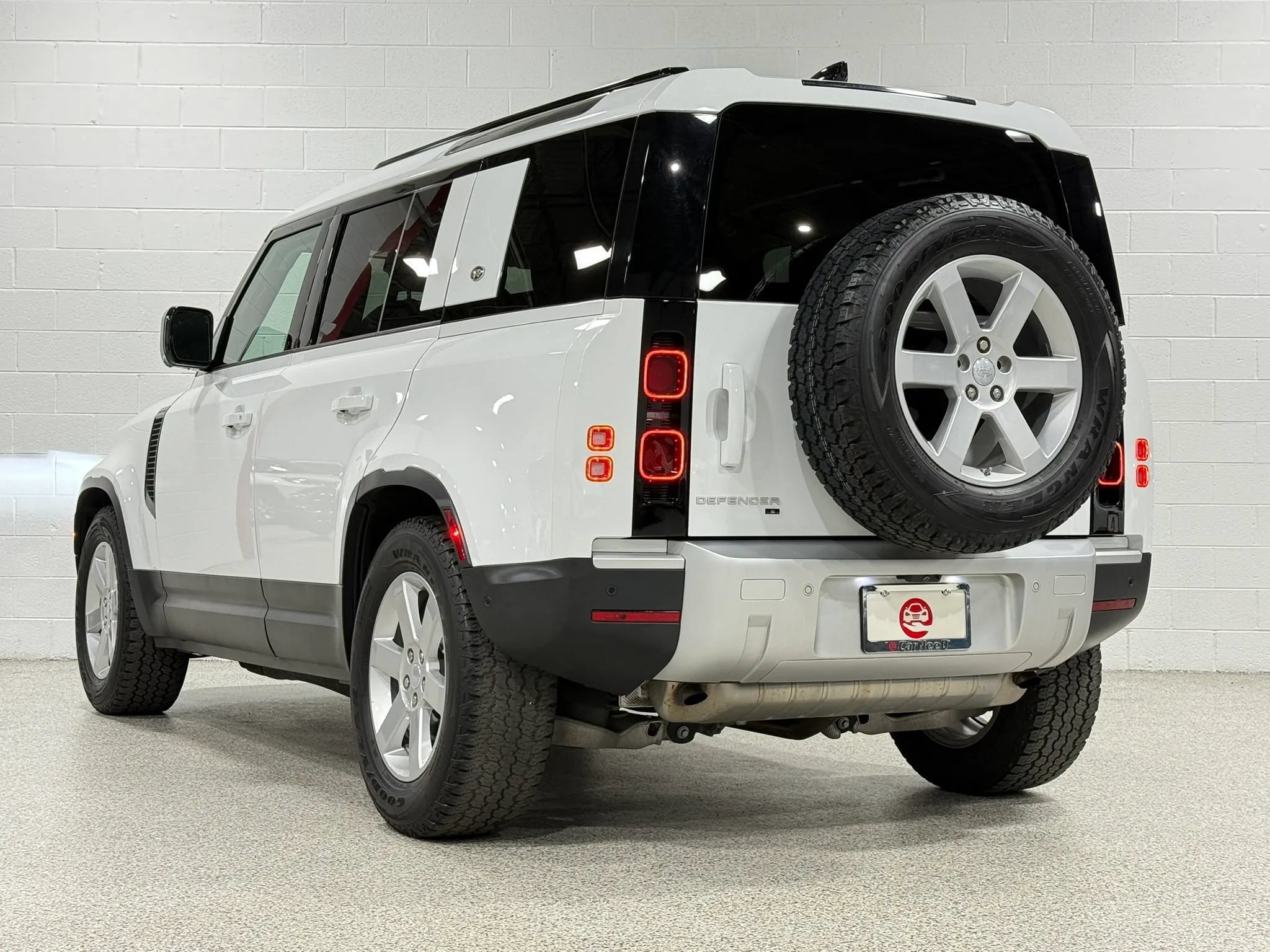 Used 2020 Land Rover Defender 110 S AWD/4WD image 8