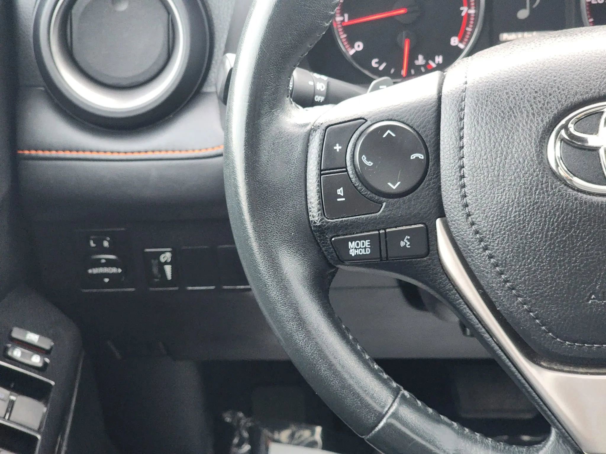 Used 2016 Toyota RAV4 SE AWD/4WD image 11