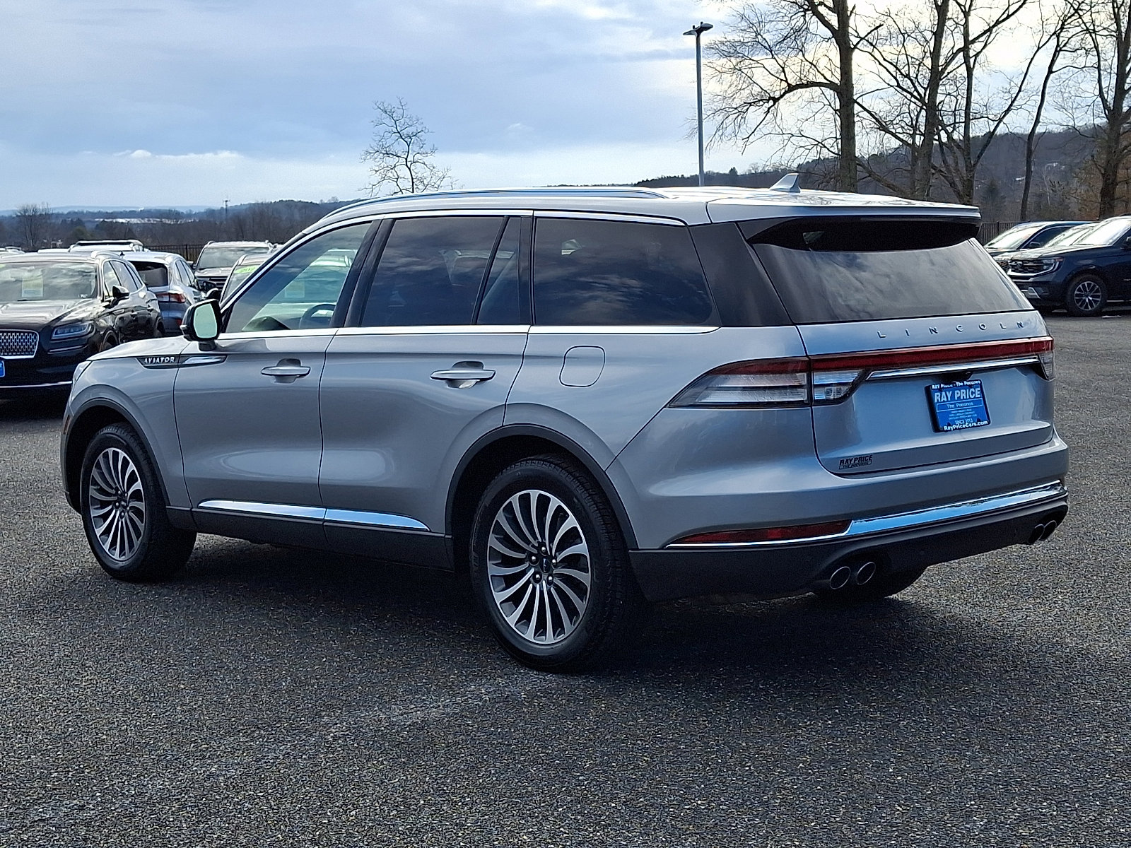 Used 2020 Lincoln Aviator Reserve w/ Elements Package Plus image 4