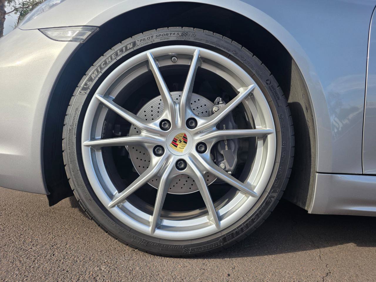 Used 2019 Porsche 718 Boxster RWD image 28