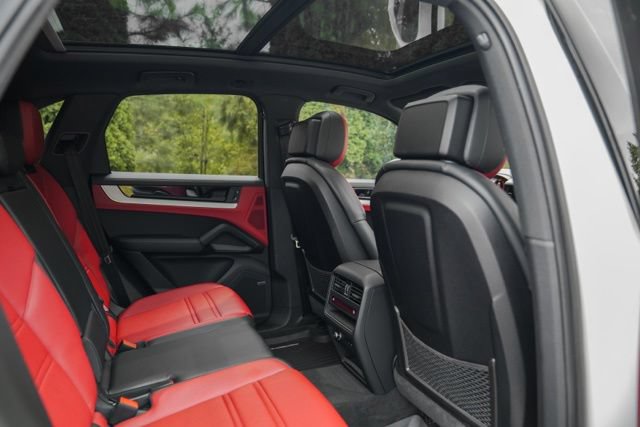 Used 2024 Porsche Cayenne AWD/4WD image 51