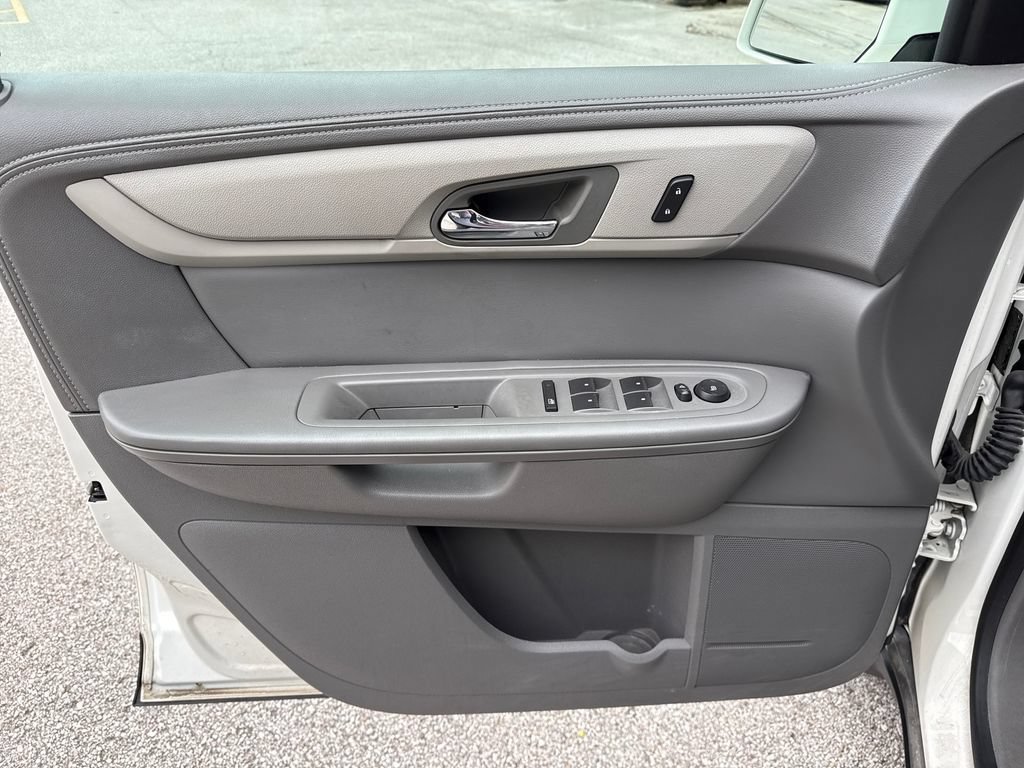 Used 2015 Chevrolet Traverse LT FWD image 13