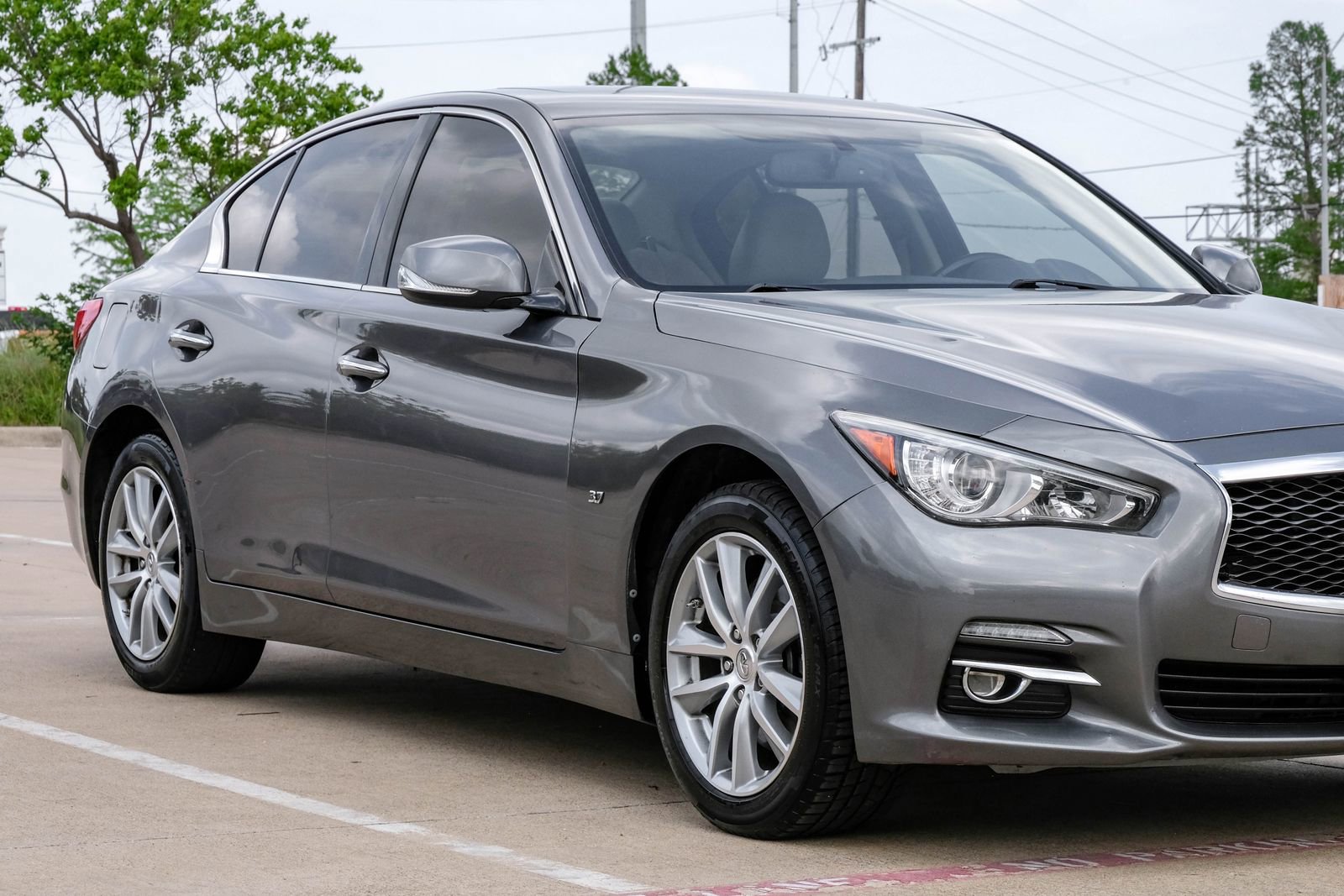 Used 2015 INFINITI Q50 Premium w/ Navigation Package AWD/4WD image 6