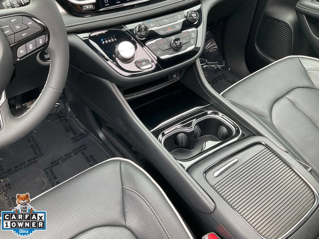 Used 2023 Chrysler Pacifica Limited w/ Uconnect Theater Family Group FWD image 47