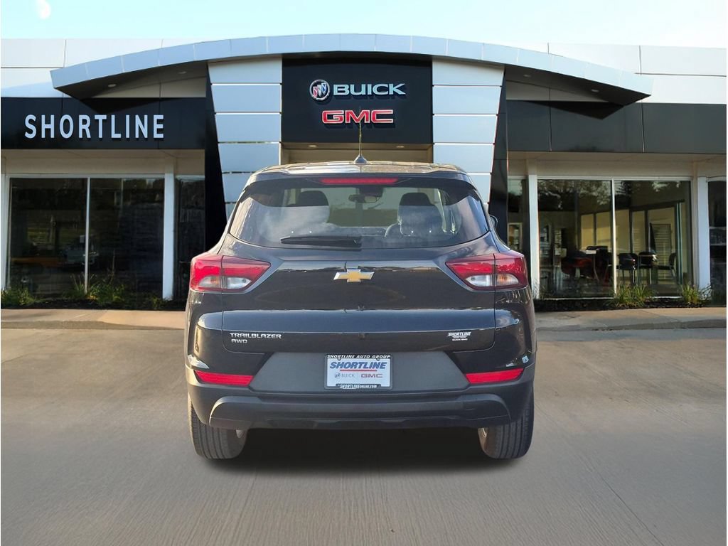 Used 2026 Chevrolet TrailBlazer LS AWD/4WD image 4
