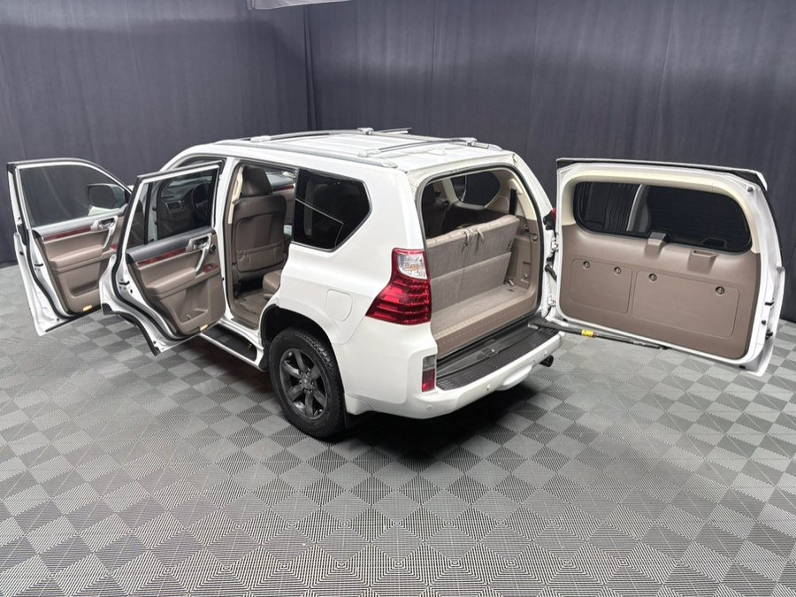 Used 2013 Lexus GX 460 Premium AWD/4WD image 19