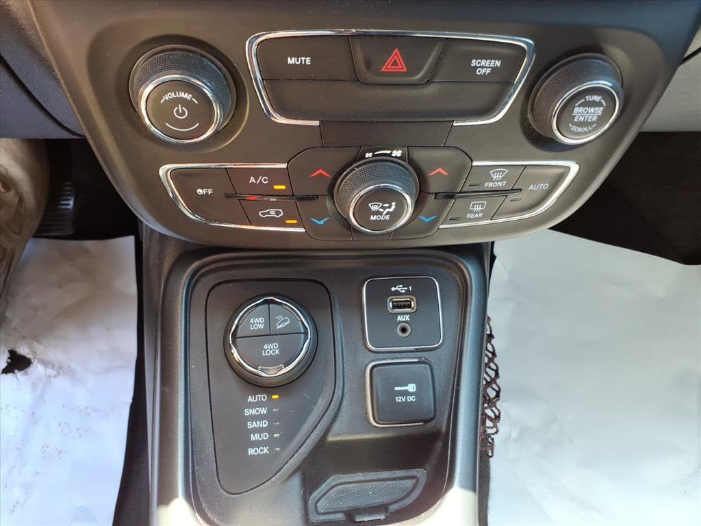 Used 2019 Jeep Compass Trailhawk AWD/4WD image 23