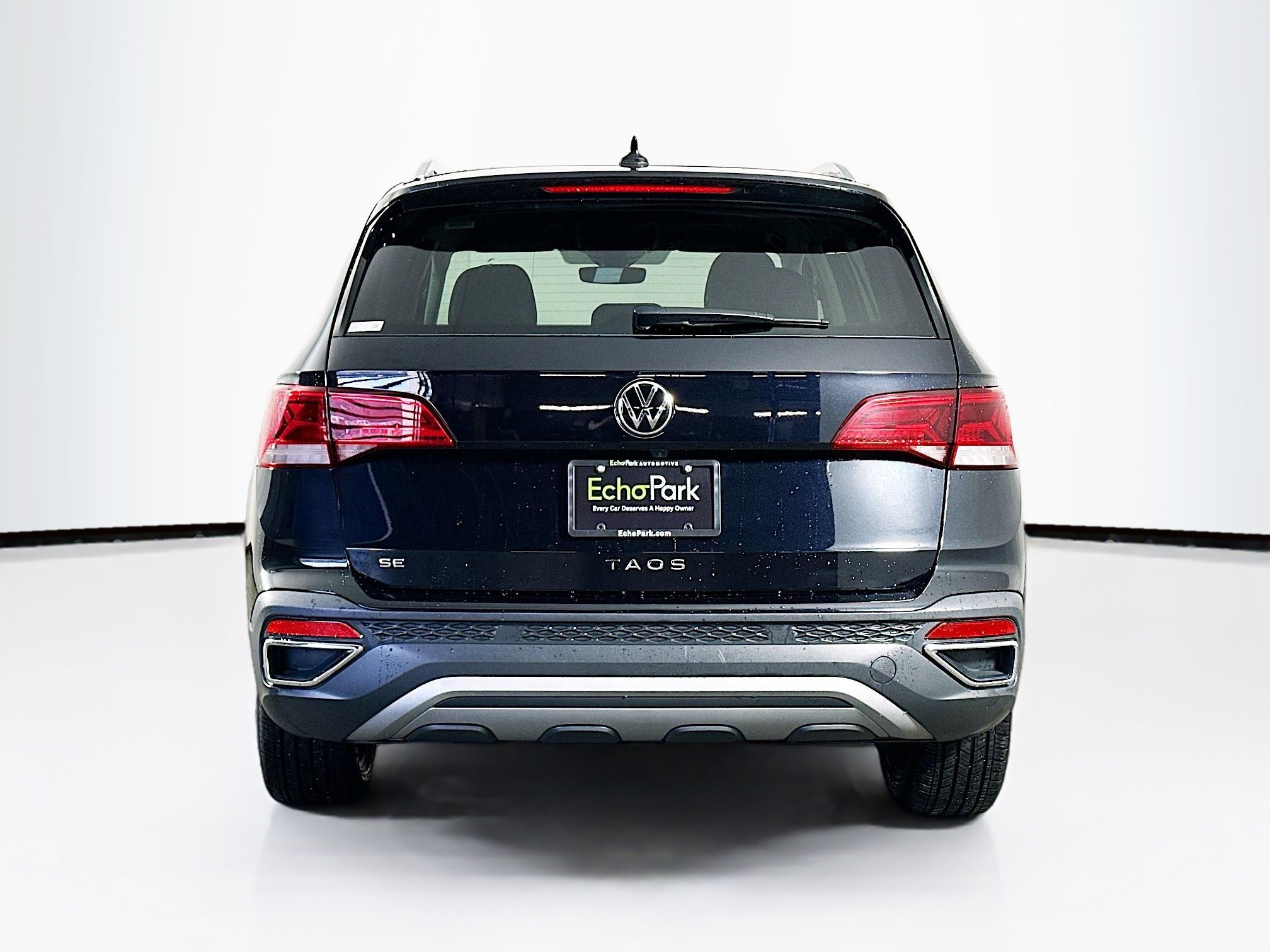 Used 2024 Volkswagen Taos SE image 7