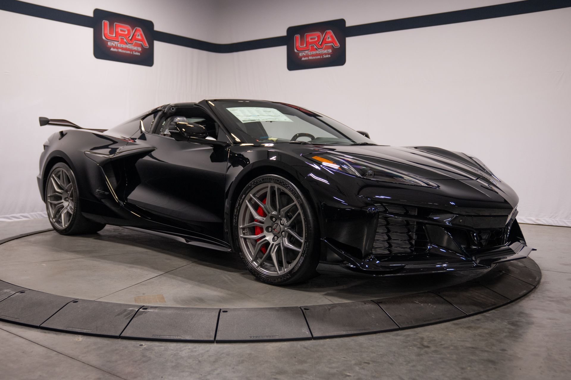 Used 2023 Chevrolet Corvette Z06 w/ Z07 Performance Package