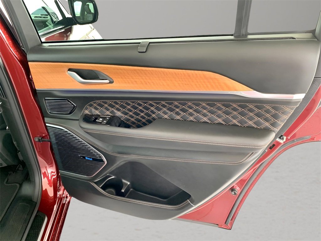 Used 2023 Jeep Grand Cherokee L Summit image 28