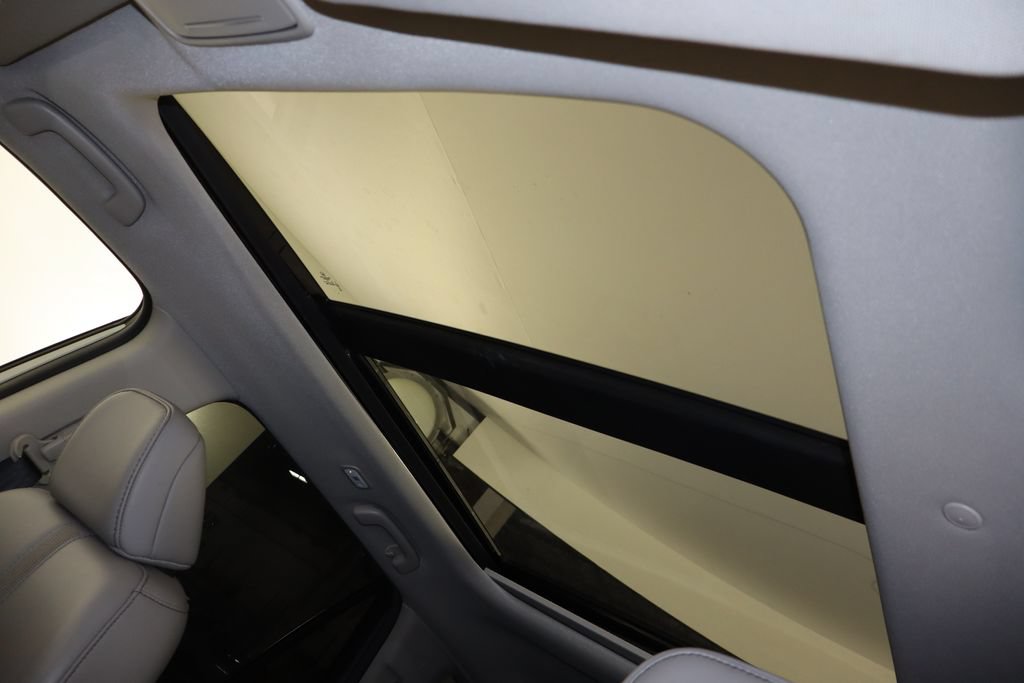 Used 2025 Honda Pilot Touring image 24