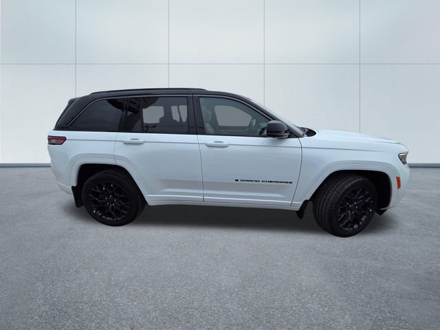 New 2026 Jeep Grand Cherokee Summit image 8