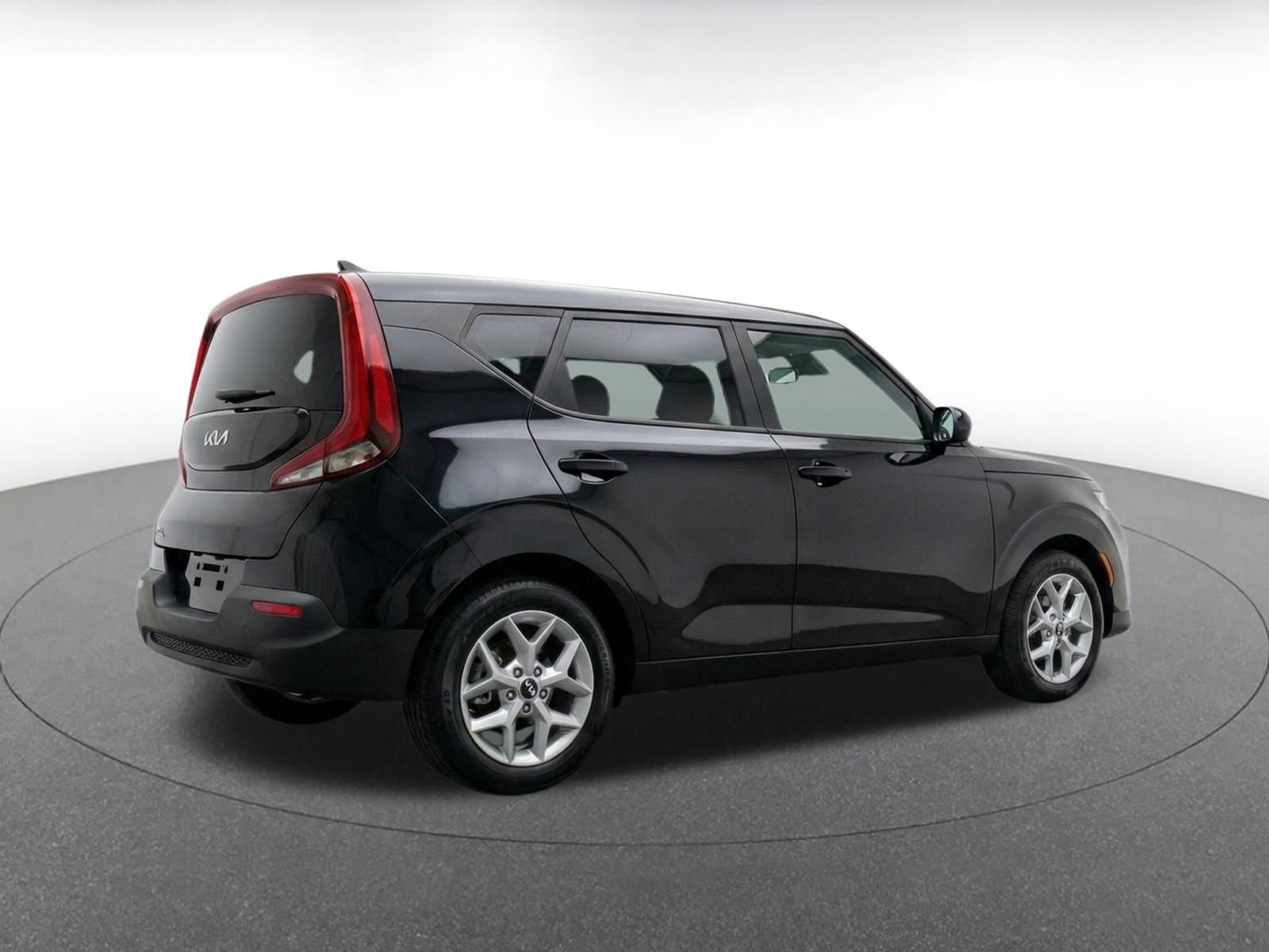 Used 2025 Kia Soul LX w/ LX Technology Package FWD image 9