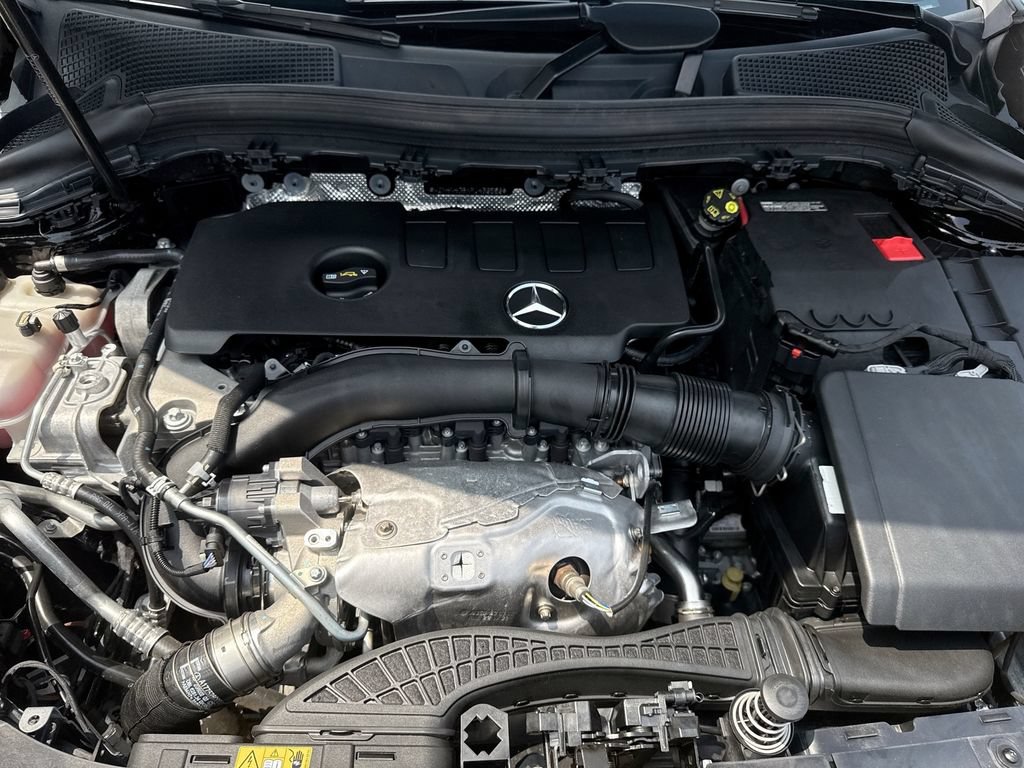 Used 2023 Mercedes-Benz GLA 250 w/ Premium Package image 17
