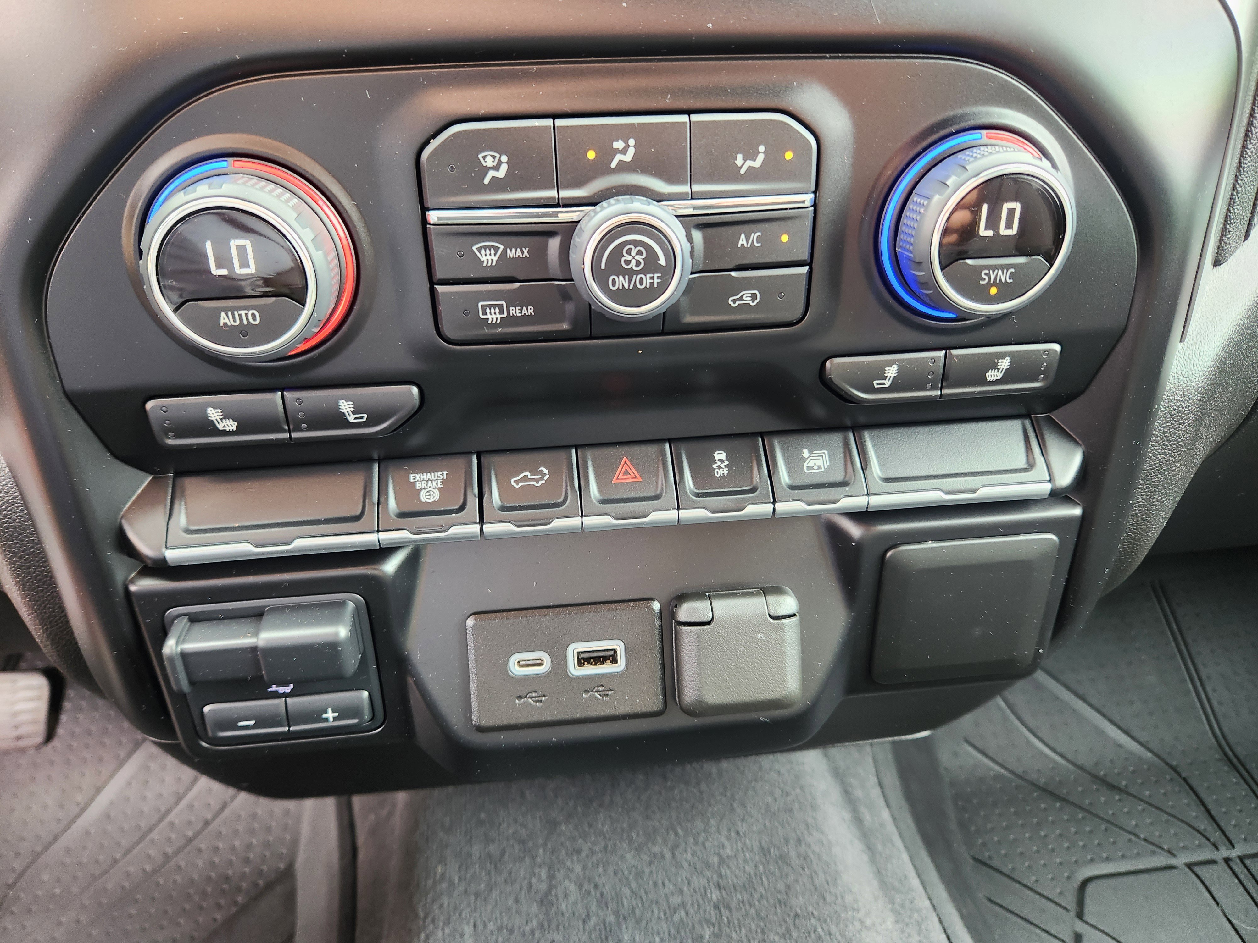 Used 2022 Chevrolet Silverado 3500 LT w/ Convenience Package image 24