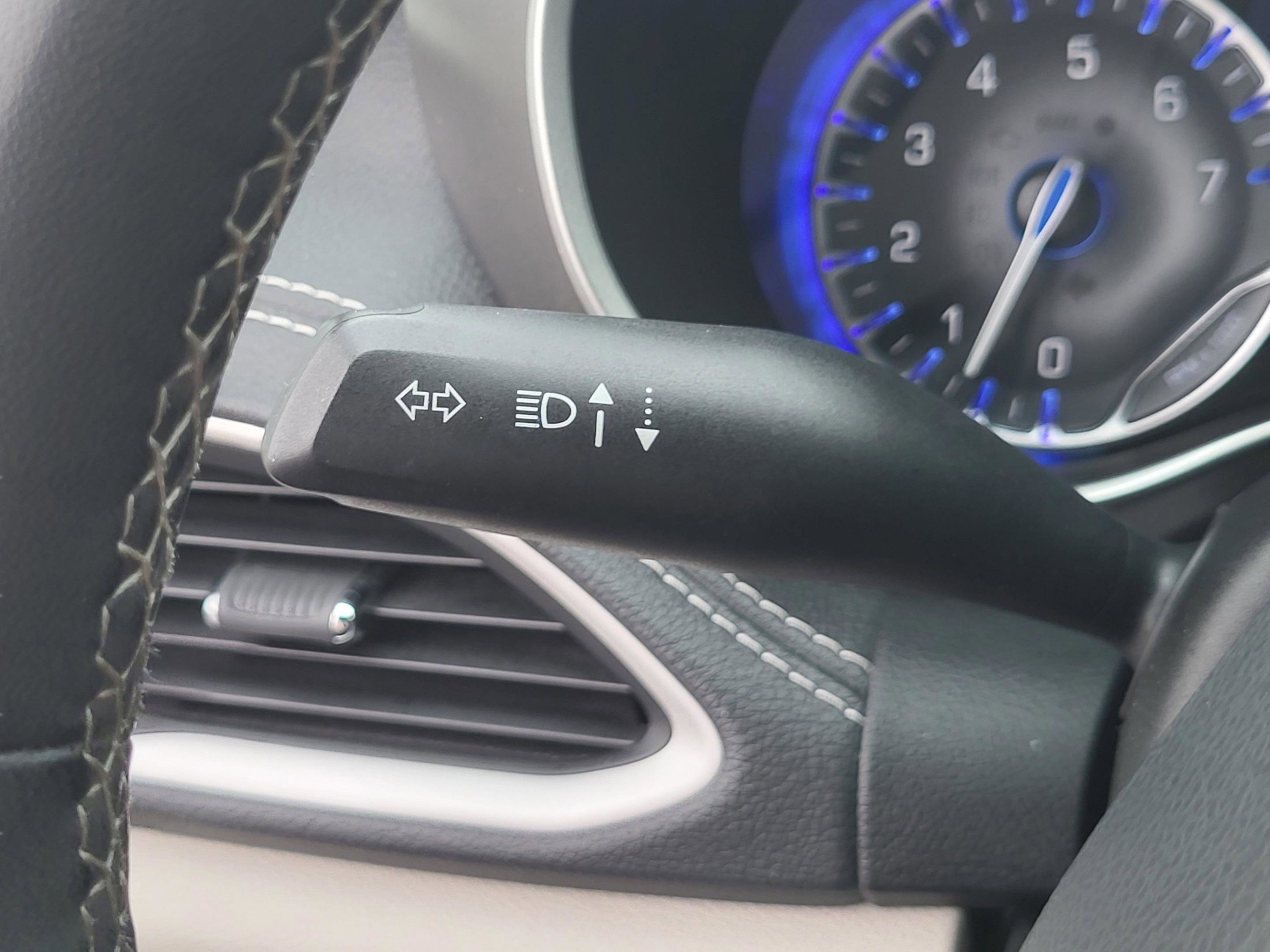Used 2023 Chrysler Pacifica Touring-L AWD/4WD image 55