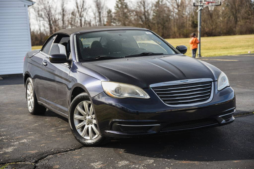Used 2012 Chrysler 200 Touring FWD image 21