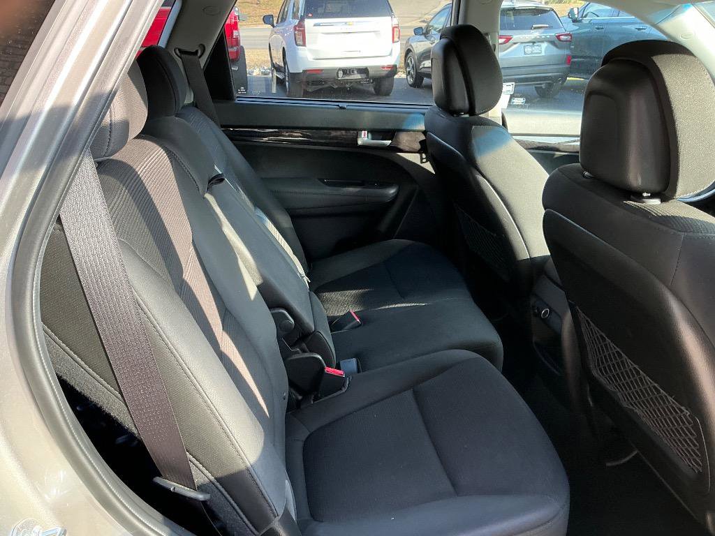 Used 2014 Kia Sorento LX AWD/4WD image 6