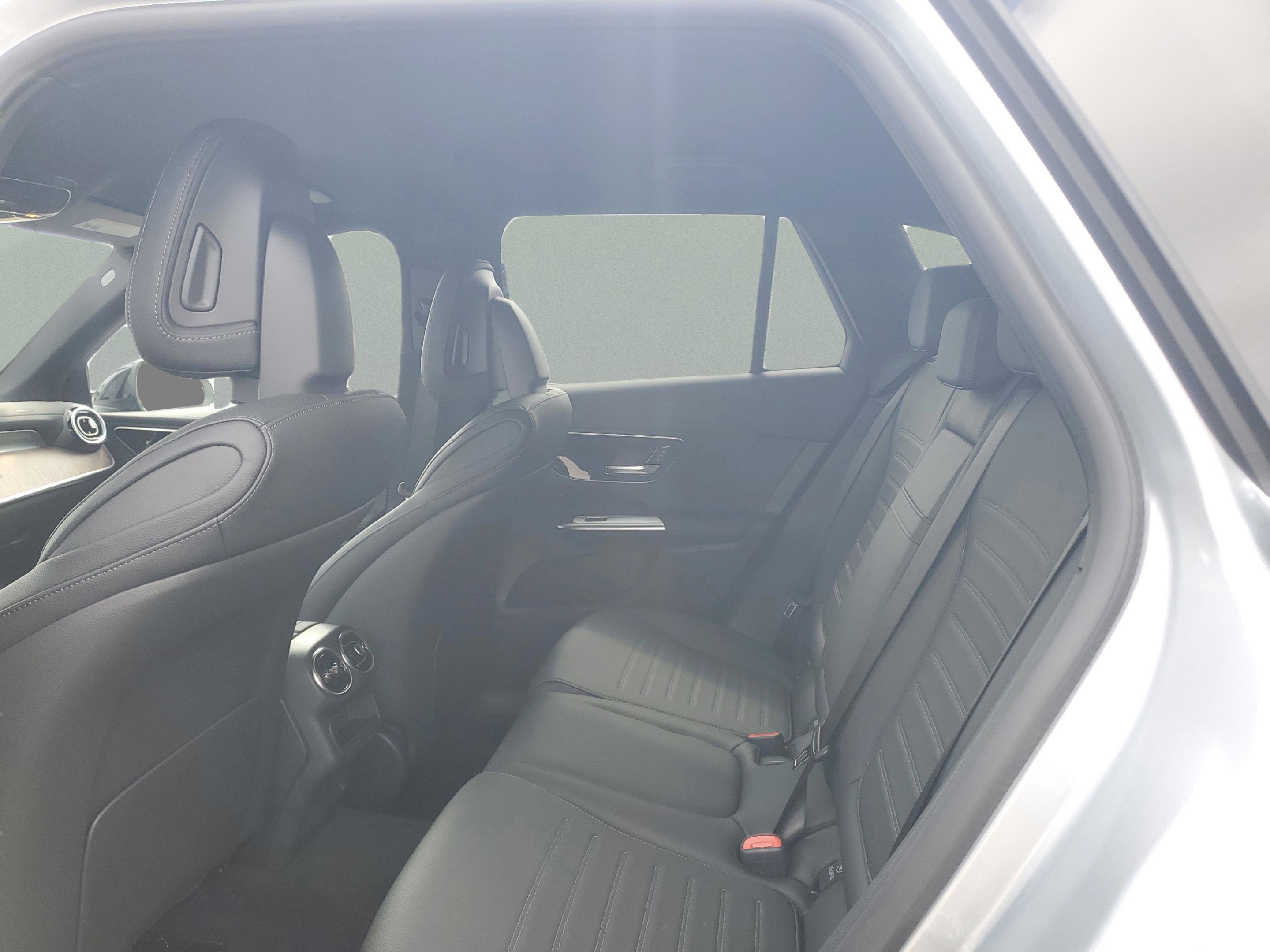 Certified 2026 Mercedes-Benz GLC 300 image 11
