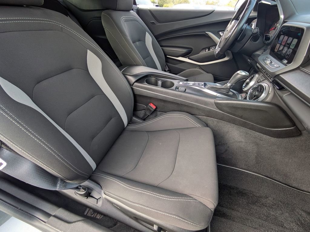 Used 2017 Chevrolet Camaro SS image 28