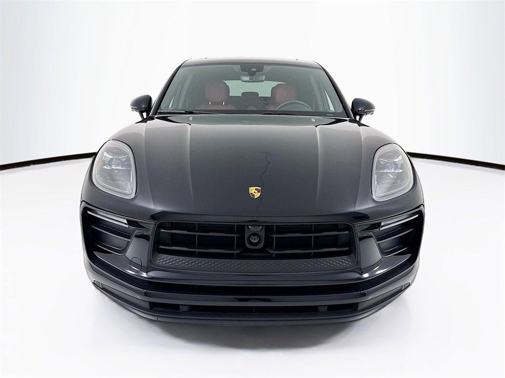 Used 2025 Porsche Macan image 6
