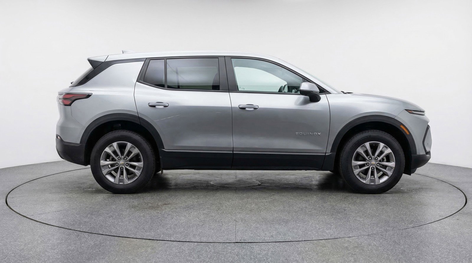Used 2025 Chevrolet Equinox LT FWD image 11