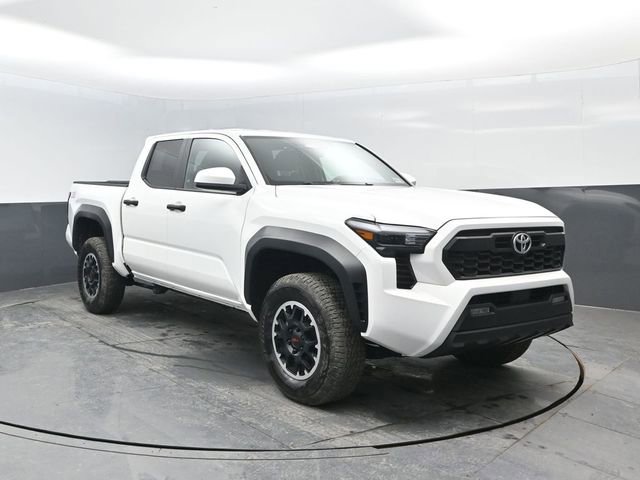 Used 2024 Toyota Tacoma TRD Off-Road image 2