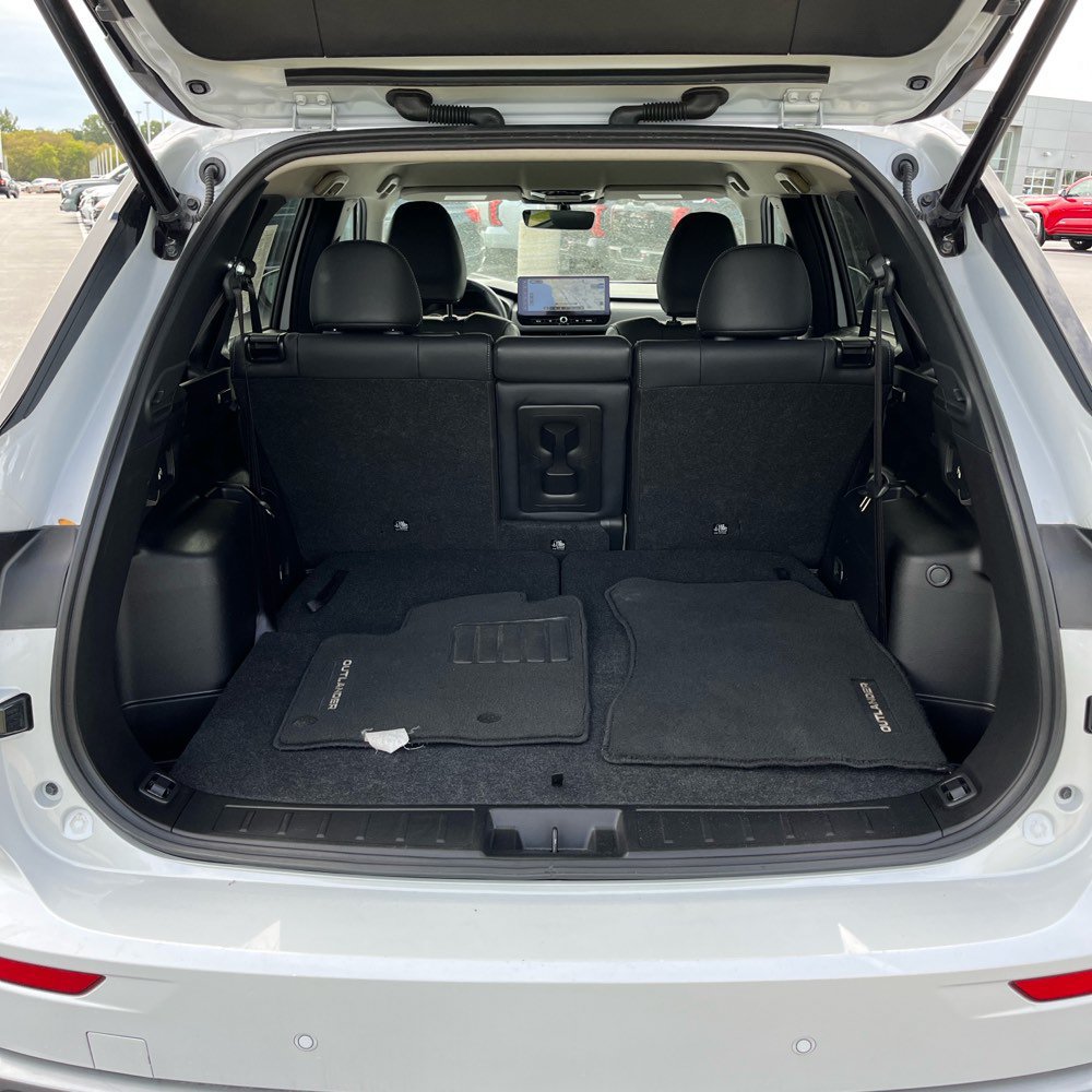 Used 2025 Mitsubishi Outlander SE AWD/4WD image 14