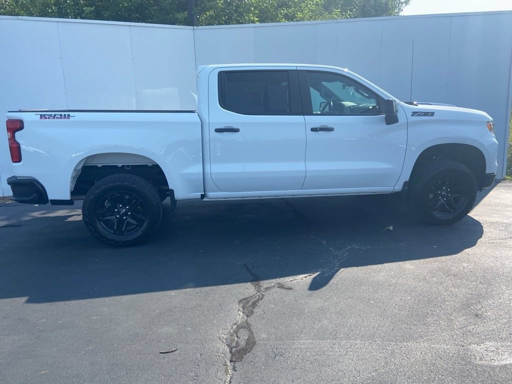 Used 2024 Chevrolet Silverado 1500 LT Trail Boss w/ Convenience Package II AWD/4WD image 13