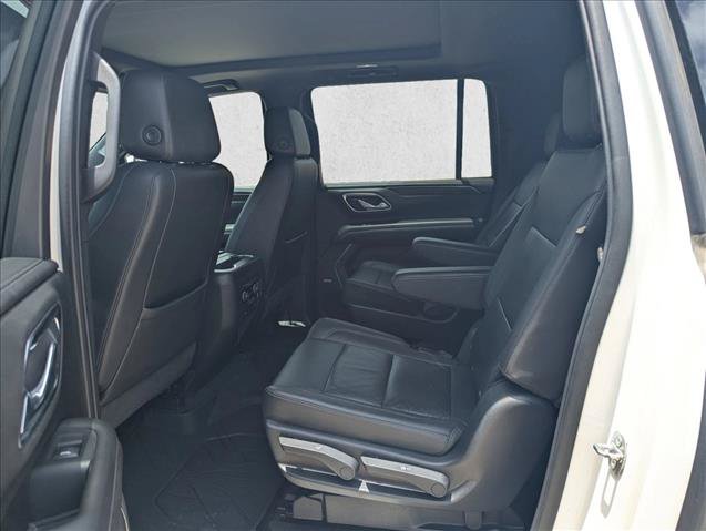 Used 2021 Chevrolet Suburban Z71 w/ Z71 Signature Package AWD/4WD image 17