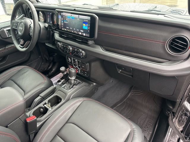 Certified 2025 Jeep Wrangler Unlimited Rubicon w/ Convenience Group AWD/4WD image 23