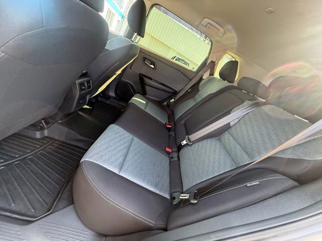 Used 2023 Nissan Rogue SV image 16