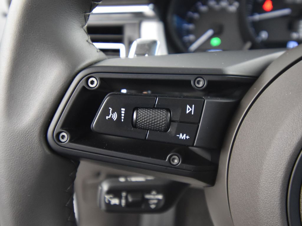 Used 2025 Porsche Macan image 31