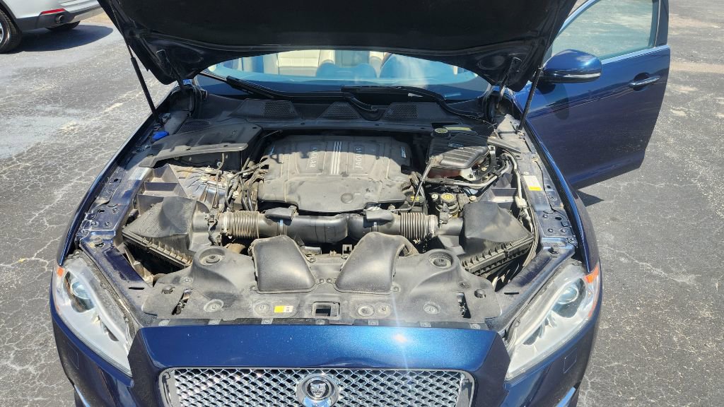 Used 2011 Jaguar XJ L Supercharged RWD image 24