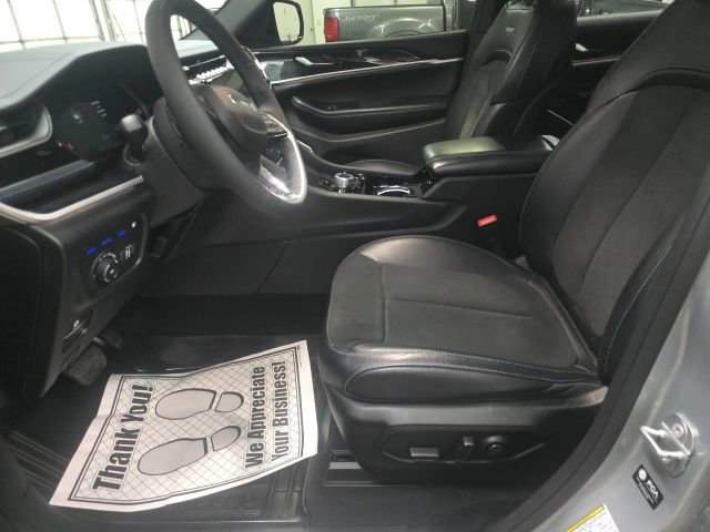 Used 2022 Jeep Grand Cherokee Trailhawk image 16