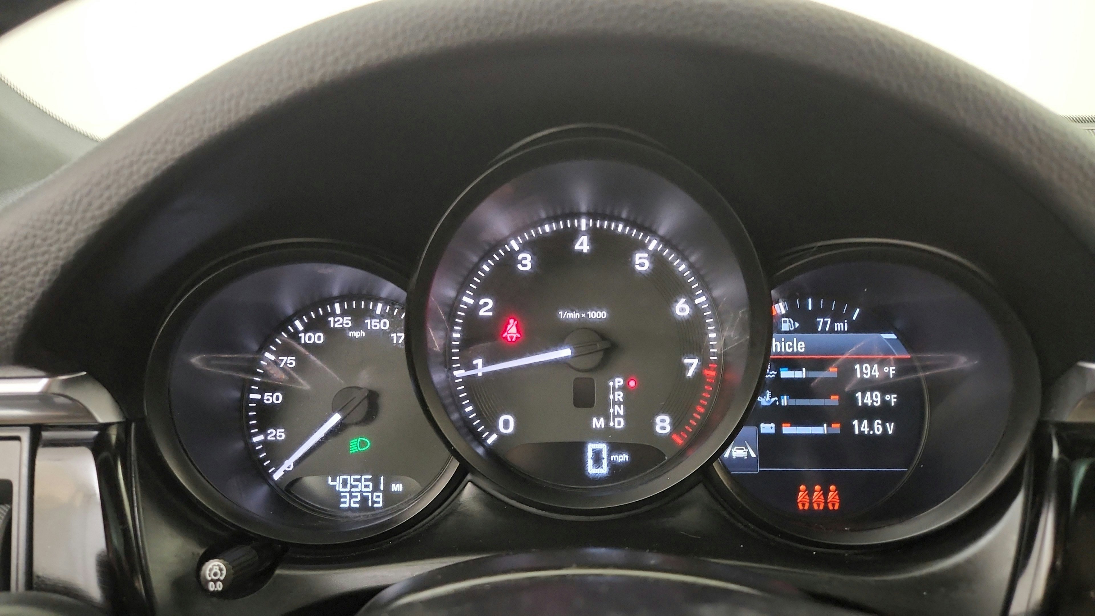 Used 2024 Porsche Macan AWD/4WD image 17