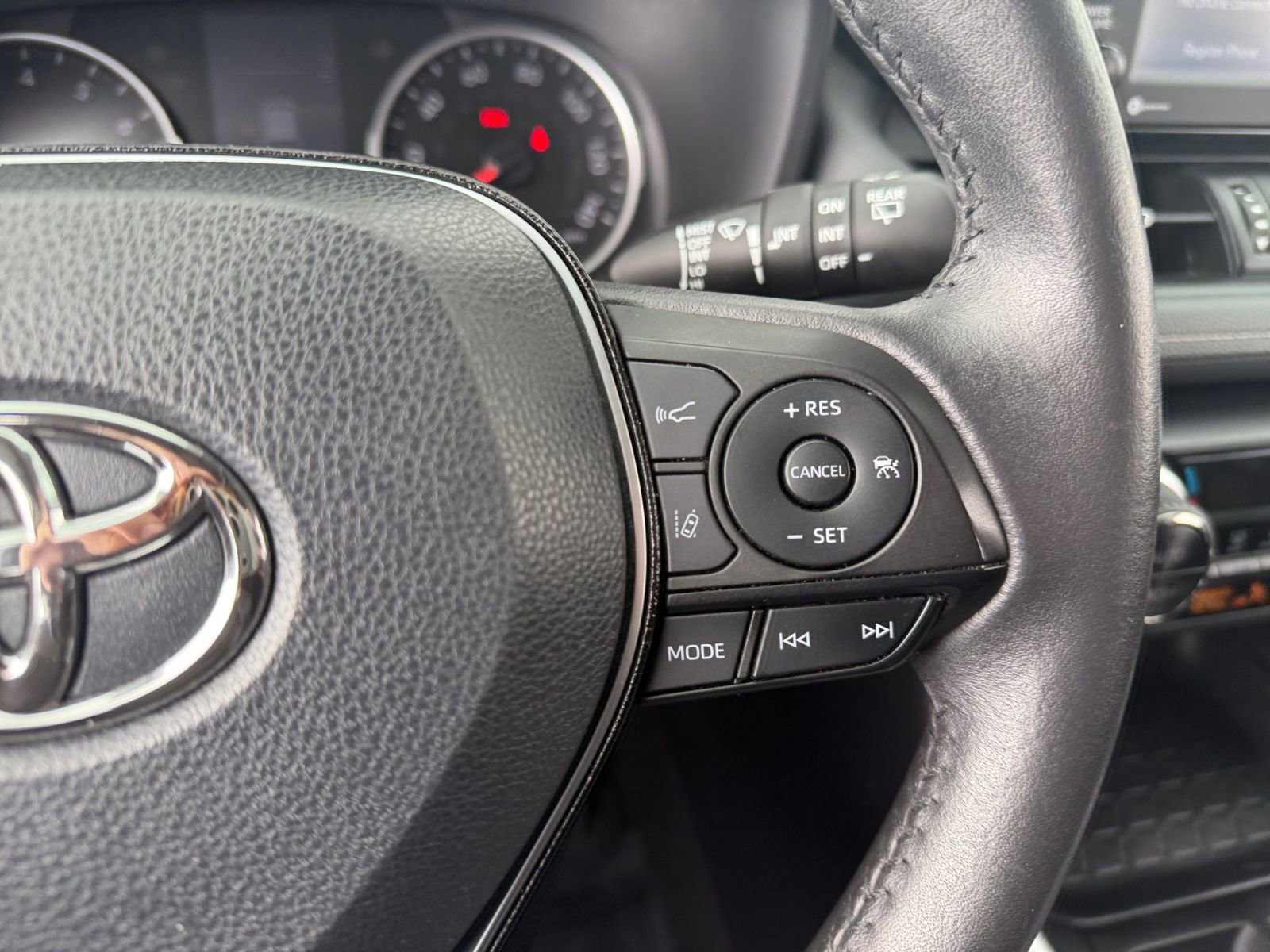 Certified 2021 Toyota RAV4 XLE Premium FWD image 19