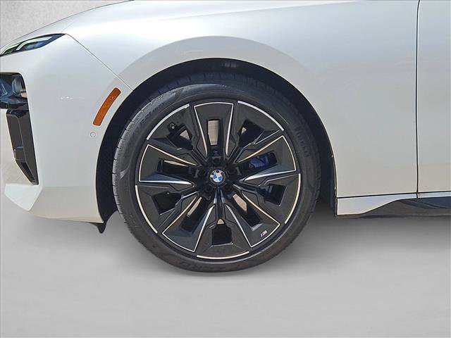 Used 2024 BMW 760i xDrive AWD/4WD image 22