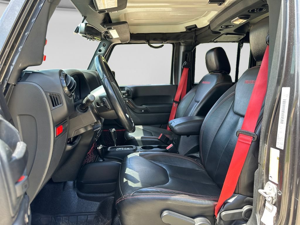 Used 2018 Jeep Wrangler Unlimited Rubicon w/ Connectivity Group AWD/4WD image 10