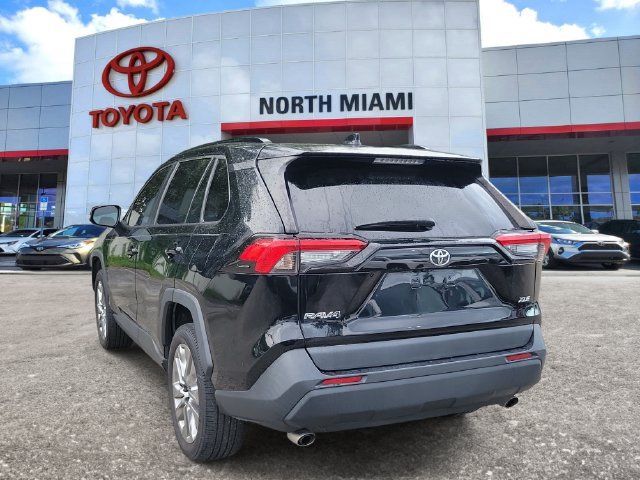 Used 2023 Toyota RAV4 XLE Premium FWD image 3