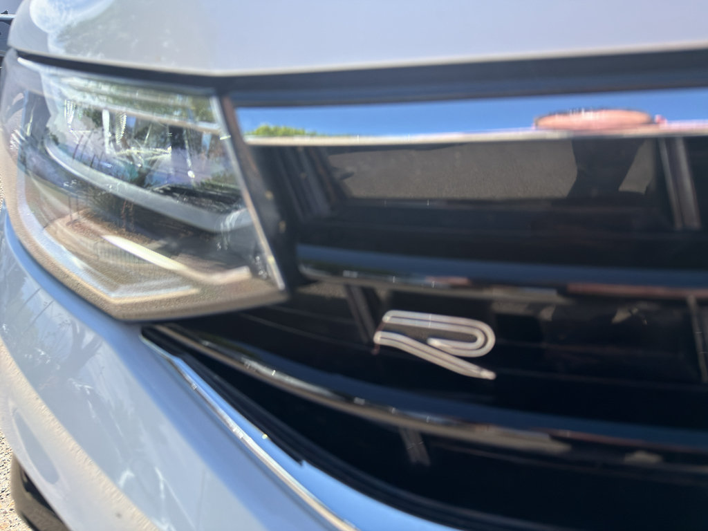 Used 2024 Volkswagen Tiguan SE R-Line w/ MDO Package, Two-Row AWD/4WD image 26